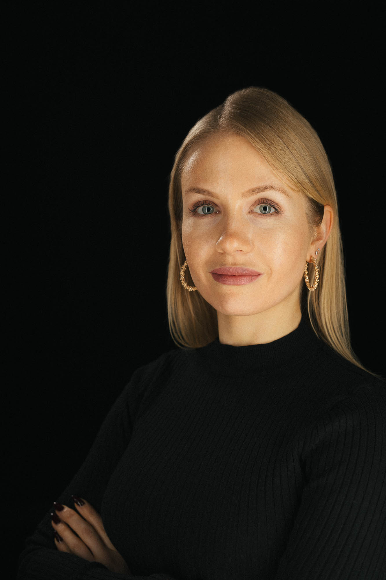 Export x3 Headshot  06627 Dez 01 2019 Bearbeitet 2 Headshots 2019  Miro Nicole Nadine